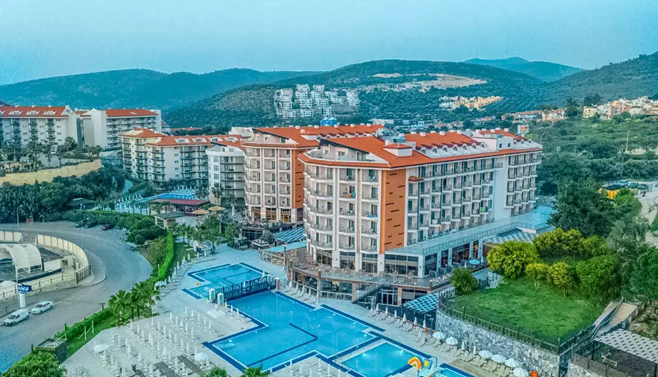 هتل رامادا ریزورت اند گلف کوش آداسی